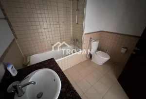 Bathroom with bathtub in a furnished apartment in Murjan 1 JBR Dubai