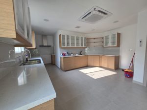 Modern open kitchen in a villa for rent in Jumeirah 2 Dubai