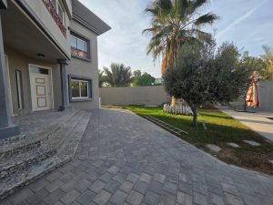 Side yard and private garden of a luxury villa in Jumeirah 3 Dubai